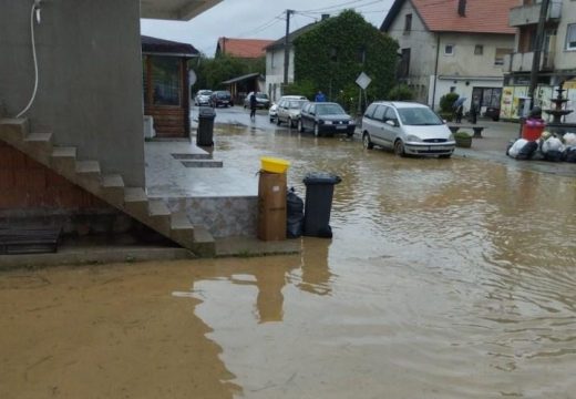 Nevrijeme: Jaka kiša izazvala probleme i u Novom Gradu, poplavljena domaćinstva i putevi