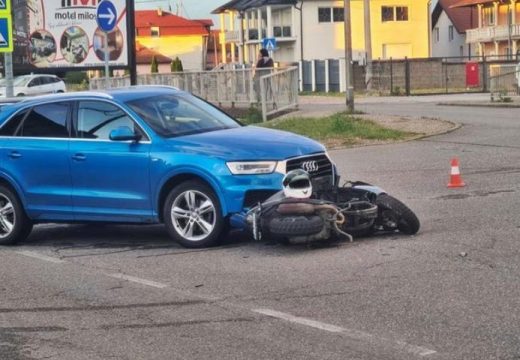 Bijeljina: Sudar automobila i mopeda, vozač prevezen u bolnicu