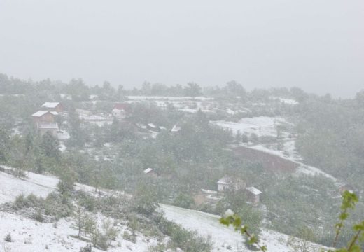 “Zima u brdima još nije rekla zbogom”: U Sloveniji pao snijeg, mještani prave Snješka Bijelića