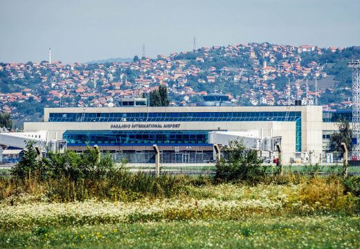 ZA ONE KOJI NE ŽELE DA ČEKAJU U REDOVIMA: Aerodrom Sarajevo uveo uslugu “brzog prolaza”
