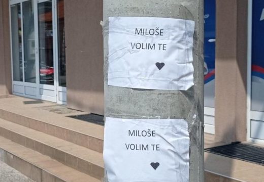 “Miloše, volim te”: Jednostavna, ali dirljiva poruka u Bijeljini (Foto)