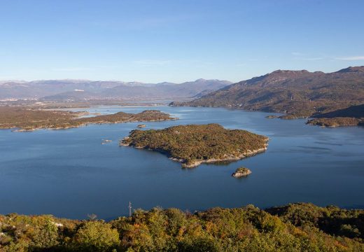 Teška nesreća na Skadarskom jezeru: Sudarila se tri plovila, sedmoro povrijeđeno, ima poginulih