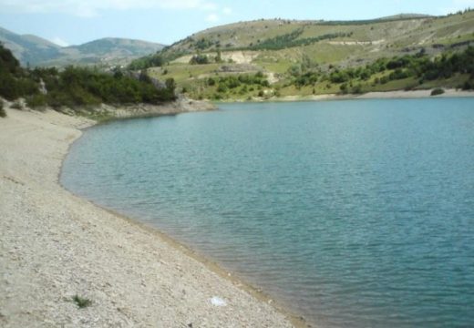 Livno: Nakon izvlačenja iz jezera jedan mladić preminuo, drugi životno ugrožen