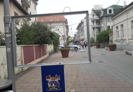 Uništena dva bilborda:  Huliganstvo i vandalizam na sceni