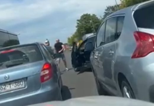 Saobraćajna (ne)kultura: Vozači se potukli, žene ih smirivale (Video)