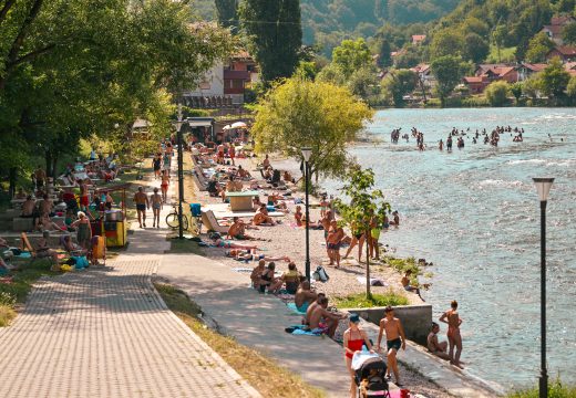 Sve do nedjelje toplotni talas : Upućen dodatni apel da se aktivnosti prilagode najavama meteorologa, ne paliti vatru na otvorenom