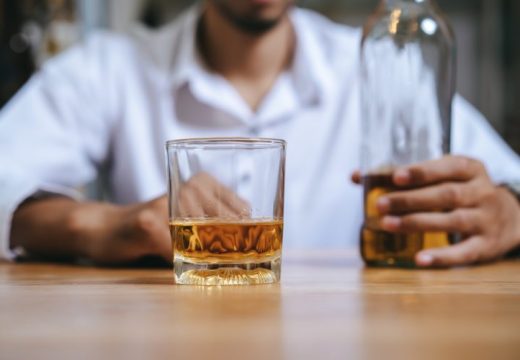 Doktori se hitno oglasili: Dječak iz Sanskog Mosta se otrovao alkoholom