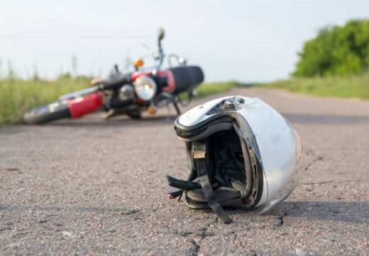 Detalji tragedije u Derventi: Motociklista poginuo u sudaru sa mercedesom