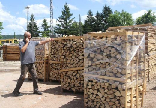 Kreće sezona grijanja: Cijene ogrevnog drveta i peleta povoljnije nego prethodne zime