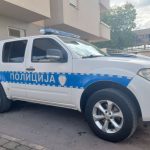 Policija: Osumnjičen da je zavezao psa za traktor i vukao ga po putu