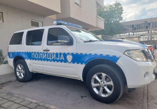 Policija: Osumnjičen da je zavezao psa za traktor i vukao ga po putu