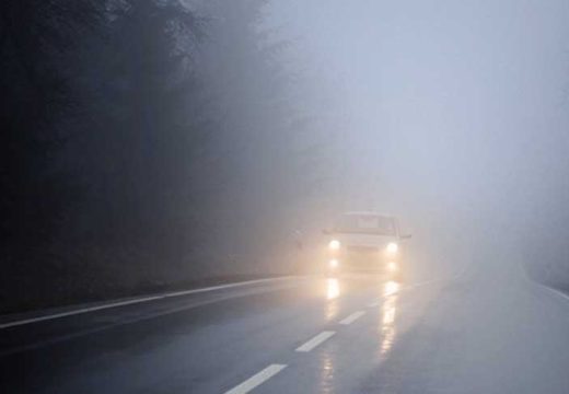 AMS RS: Kolovozi mjestimično vlažni, a na pojedinim dionicama smanjena vidljivost zbog magle
