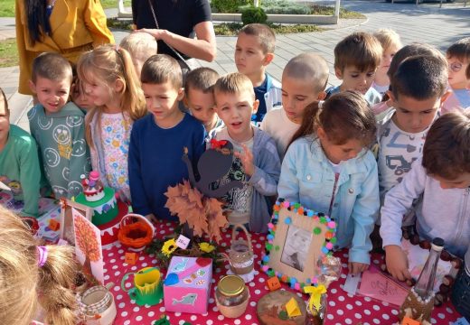 Humanitarna prodajna izložba na gradskom trgu: Uljepšajmo nečije djetinjstvo