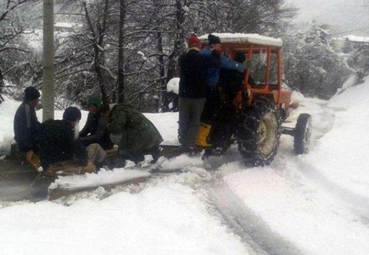 Zajedništvo na djelu: Mještani sela kraj Foče se udružili i kupili grtalicu za snijeg