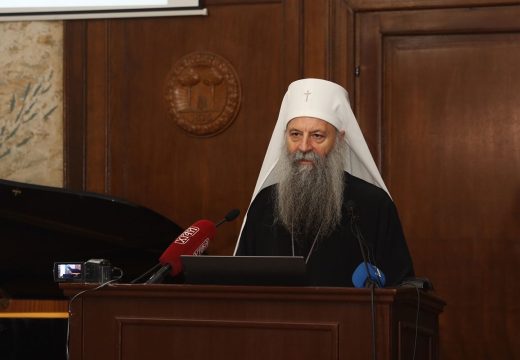 “Bol naroda pretočiti u molitvu za nastradale”: Patrijarh Porfirije poslao poruku građanima i bližnjima nastradalih u Novom Sadu