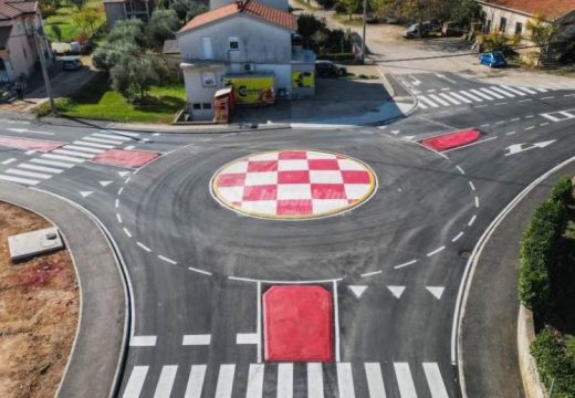 FBiH: Kružni tok u Čitluku nema znakova, ali dominira šahovnica (Foto)