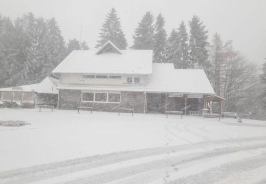 Vrijeme: Snježna mećava na Kozari (Foto)