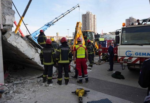 Ljekari se bore za život mlade majke: Amputirane obje noge Teodori koja je dozivala svoje dijete ispod ruševina nakon pada nadstrešnice