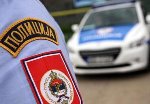 Uhapšen pijani muškarac: Hodao s puškom, napao policiju