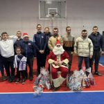 KK “Fenix Basket” Bijeljina: Deda Mraz posjetio trening djece sa poteškoćama u razvoju u Bijeljini