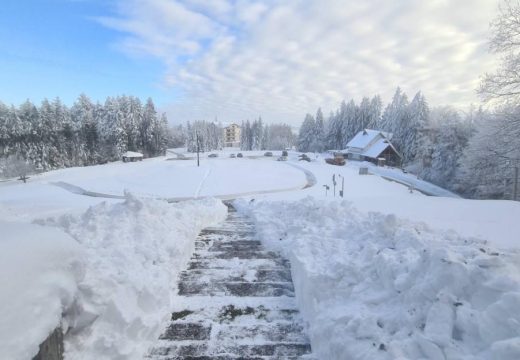 Ugostitelji spremni: Zimska idila na Kozari (Foto)