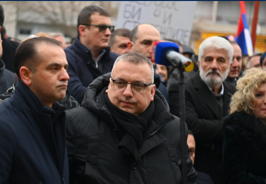 Oštre poruke sa protesta u Bijeljini: “Ako ne puste Petrovića, pozvaćemo narod na ulice”