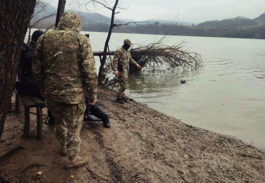 MUP RS: Oglasila se policija  Srpske  o potrazi za osumnjičenim za ubistvo sina i žene