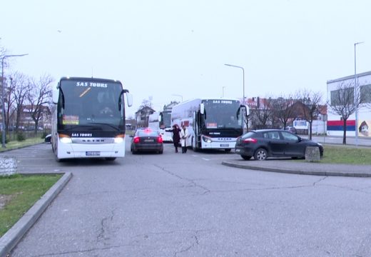 “Ponosni smo na naš grad”:Bijeljinci u tri autobusa otišli u Beograd da daju krv sugrađanki