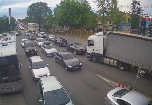 Vozači, imajte strpljenja: Povremeno duže kolone na više prelaza na granici sa Hrvatskom