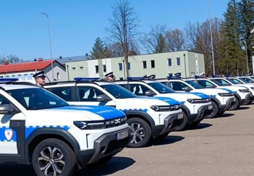 Karan i Kostrešević uručili ključeve: Policija Srpske dobila nova službena vozila (Foto)
