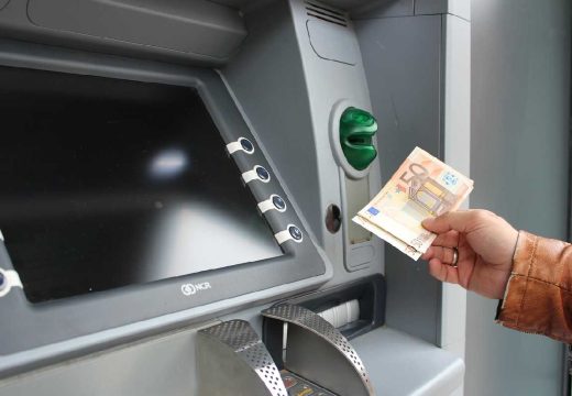 Vlada ukida brojne naknade: Evo šta banke više neće moći naplaćivati (Video)