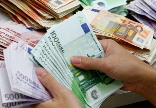 Kamiondžija iz BiH ispod madraca u kamionu skrivao preko 30.000 evra