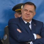Pogledajte video: Dodik sjedi tokom intoniranja himne BiH