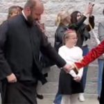 Hit snimak iz Nevesinja: Sveštenik poveo kolo