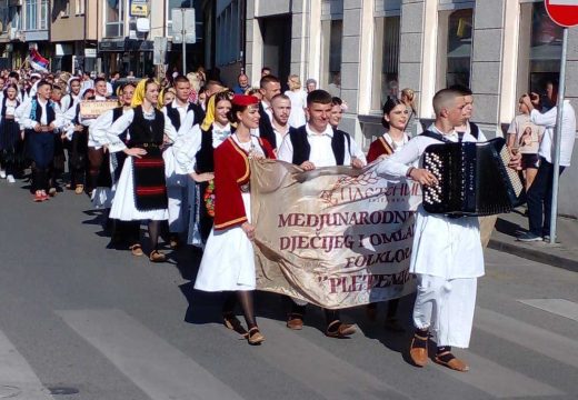 Festival igre i radosti: Otvoren Trinaesti festival dječijeg i omladinskog folklora “Pletenica”