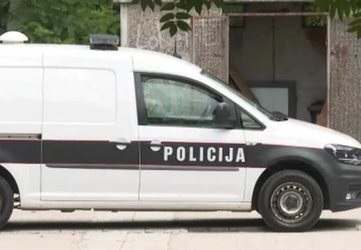 Porodični horor u Zenici: Otac nasrnuo nožem na gosta, kćerku posjekao dok ga je branila!