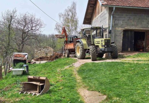 “Podsticaji su redovni i veoma su važni”: Poljoprivrednici u Bijeljini zadovoljni podsticajima