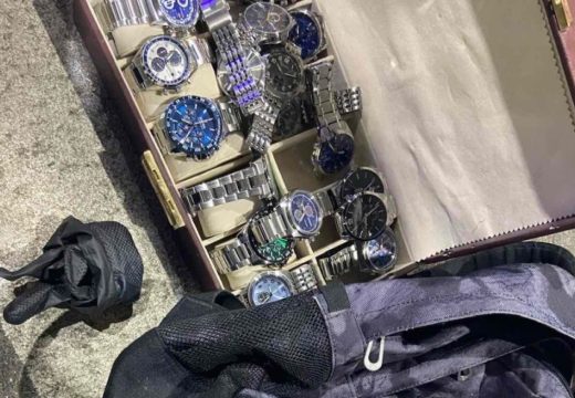 Pretresi na izlazu iz BiH: Švercovali zlatni nakit i satove, pa ostali bez robe (Foto)