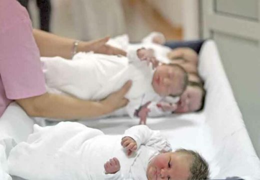 ROĐENO 20 BEBA; Srpska bogatija za 13 dječaka i 7 djevojčica