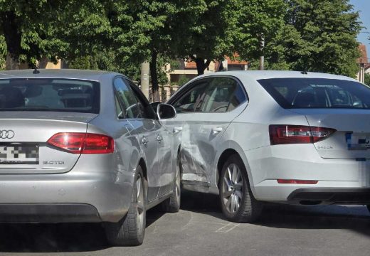 Prije nekoliko minuta: Sudar u Bijeljini, stigla policija