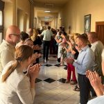 Teslić: Miličević se vratio na posao, dočekali ga aplauzom (Foto)