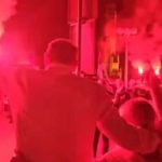 RS: Teslićani Miličevića dočekali bakljadom i vatrometom (Video)