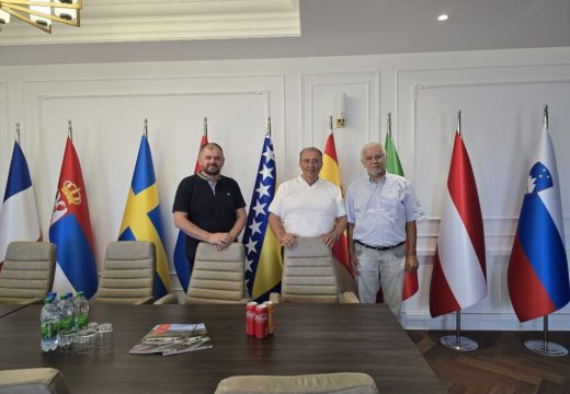 Bijeljina: Milenko Stevanović donirao 10.000 KM za obnovu Salihbegovićeve džamije