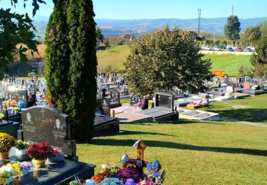 Dan posvećen upokojenim precima: Danas su  duhovske zadušnice , a za spas duše pokojnika izgovorite ovu molitvu