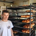 Lijepa priča iz Bijeljine: Gluvonijemi dječak dobio posao u pekari