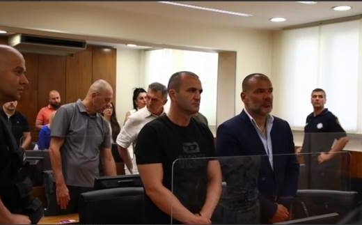 Reakcije na presudu od 85 godina u slučaju Krunić: Tužilaštvo zadovoljno, Đukanović diže tri prsta, Baldo u šoku… (Video)