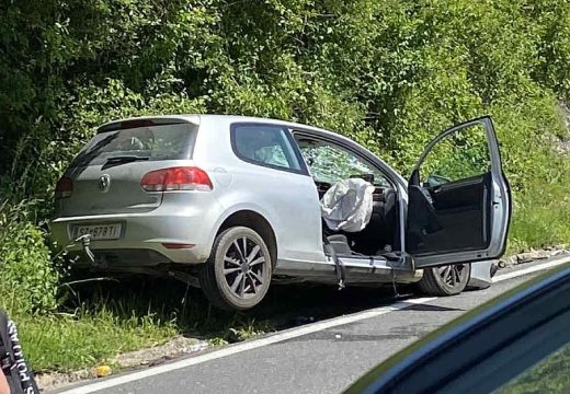 Teška nesreća u BiH: Dvije osobe povrijeđene, saobraćaj obustavljen
