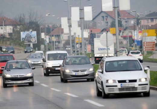 Vozači OPREZ: Vikend donosi gužve na putevima