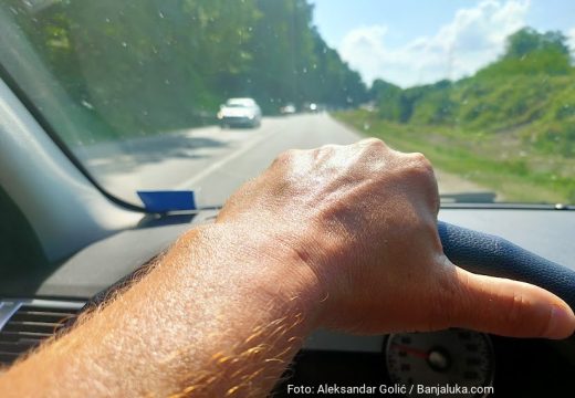 AMS RS: Povoljni uslovi za vožnju, pravite češće pauze u toku putovanja