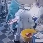 Snimak iz operacione sale tokom zemljotresa: Reakcija ruskih ljekara oduševila svijet (Video)
